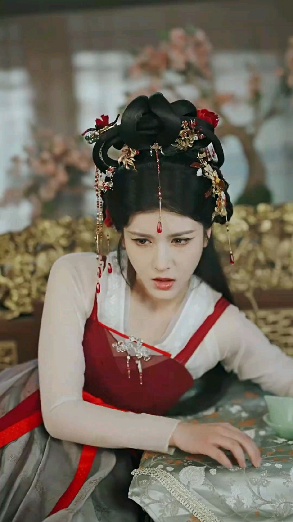 穿越到女儿国手机版一个男人穿越到异界女儿国-第1张图片-太平洋在线下载